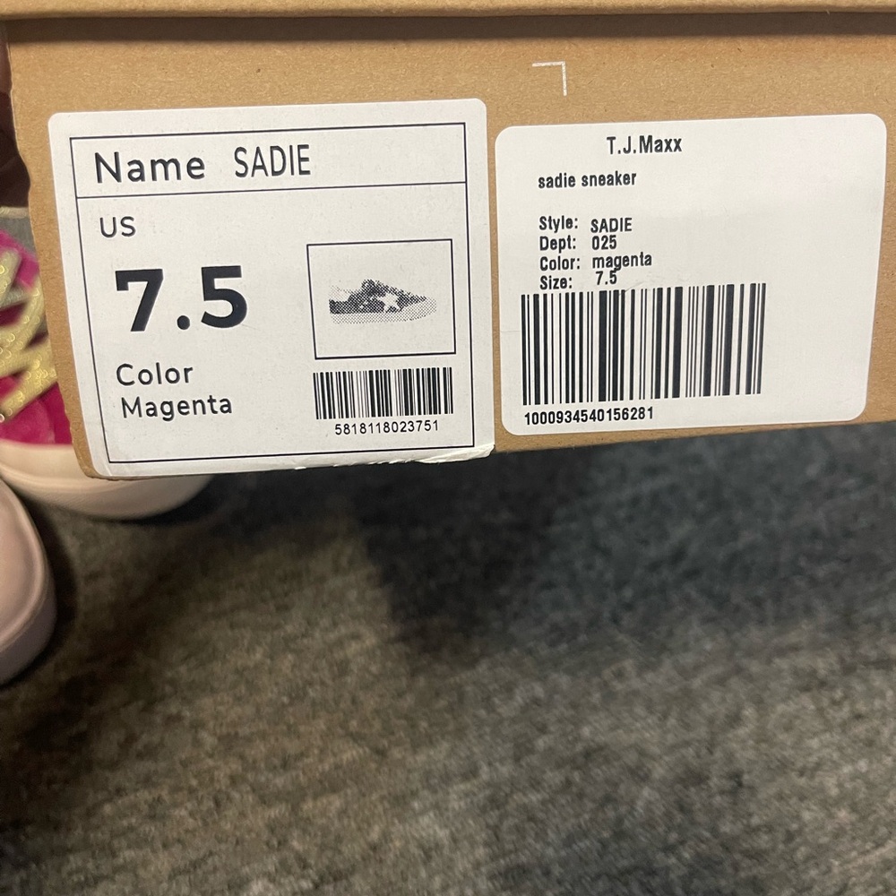 Sadie Magenta Sneakers